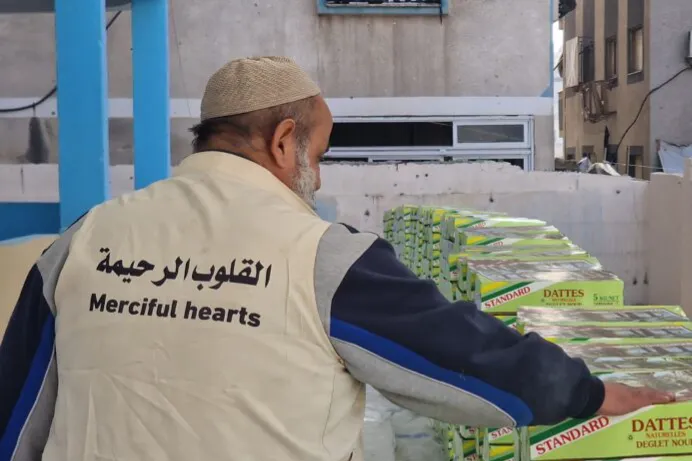 ولو بِشِقّ تمرة