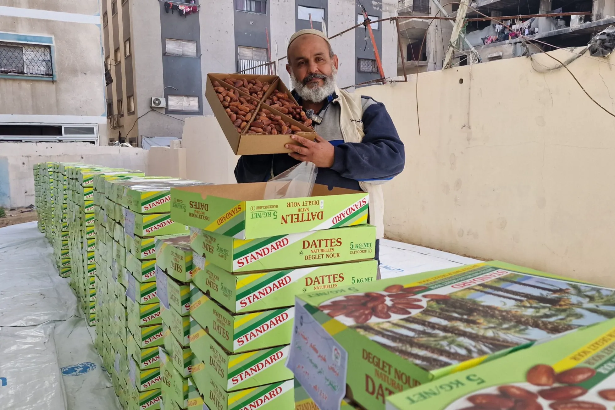 ولو بِشِقّ تمرة