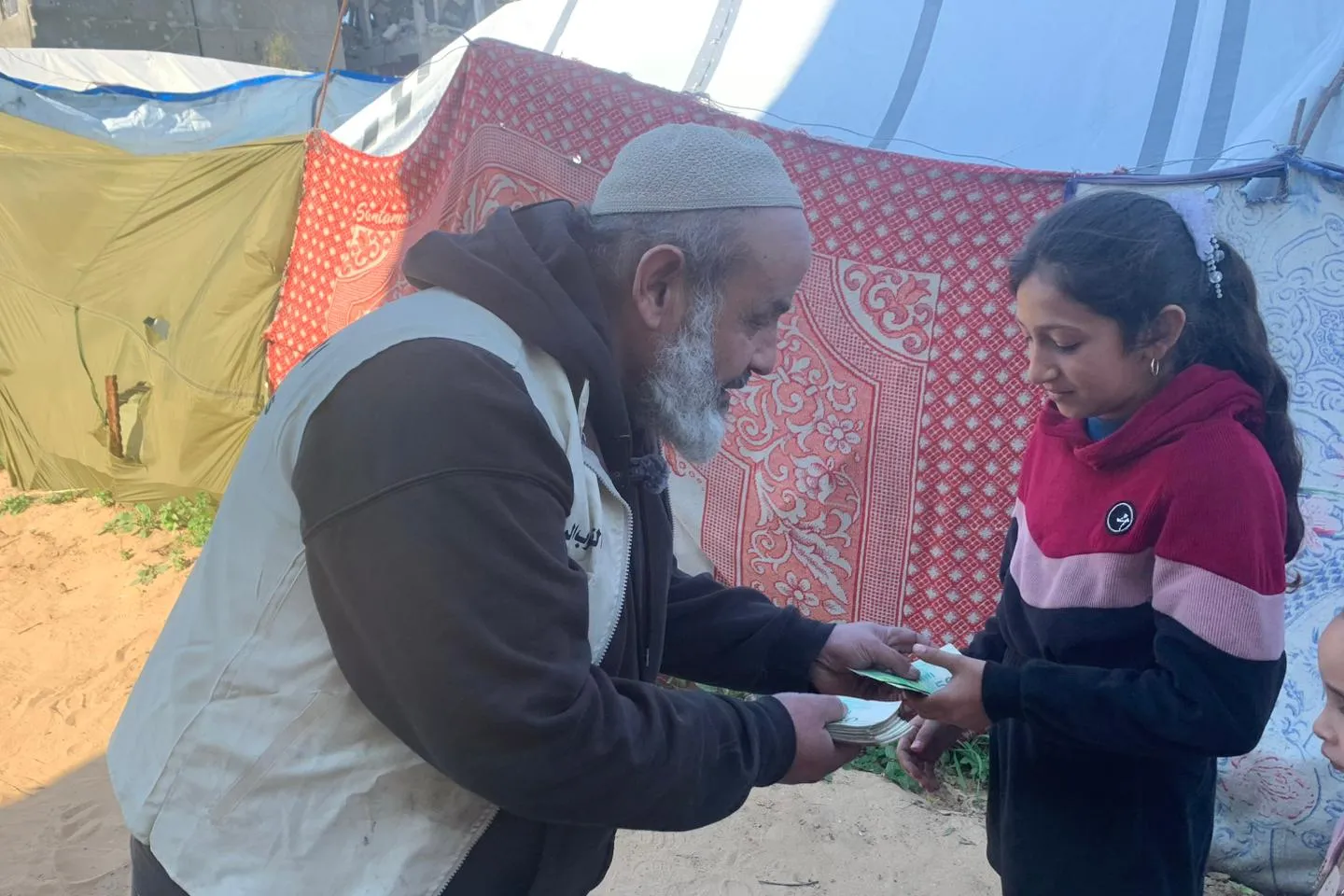 مُساعدات نقديّة